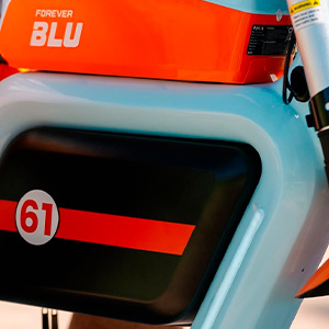 DETS-Forever-Blu-Racing-Oil-2.jpg